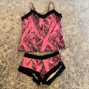 Pink camo sleep set GUC